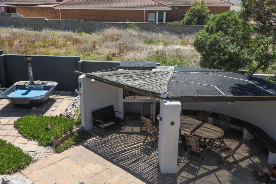 To Let 3 Bedroom Property for Rent in Sandbaai Western Cape